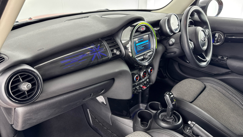 MINI Hatchback 1.5 Cooper II 5dr Auto [Chili Pack] Petrol Hatchback